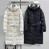 デザイナートライアングルサインミッドレングスバージョン下にあるレディースジャケットを下る冬の冬の濃い女性風の​​コートを動かす