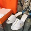 Pantofole da donna alla moda Sandali classici Sandali con scivolo Pantofole estive con tacco alto Ladies Summer Beach House Infradito piatte con scatola