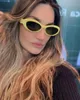 Moda popularny projektant 26 okularów przeciwsłonecznych dla kobiet vintage zabawny kolor cukierki małe okulary słoneczne Summer