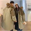 Piumino da uomo Parka Giacca con cappuccio Coppia di media lunghezza sopra il ginocchio Sciolto collo in pelliccia animale Giacche Tasche con cerniera Cappotto spesso 231110