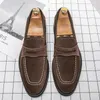 Chaussures habillées Mocassins de mode hommes chaussures classique polyvalent affaires décontracté tous les jours bout carré points Faux daim couleur unie chaussures habillées 231109