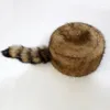 Bérets fausse fourrure de raton laveur chapeau femmes hiver plat haut casquettes couvre-chef doux de haute qualité mode chaud russe mongol avec queues