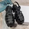 Kobiety piankowe gumowe sandały sandały trójkąt metalowe kapcie platforma dama platforma okrągłe palce retro mokasyny mody plażowe butów 2023