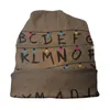 Berets Stranger Lights Beanies Chapéu de Malha Parede Letras de Natal Série Alfabeto Ficção Científica Tv Halloween Brimless Malha