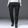 Jeans da uomo in pile spesso invernale per uomini freddi Jeans slim caldi elasticità Jeans skinny neri Pantaloni casual moda 231110