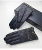 Gants de créateurs pour femmes Nouvelle qualité haut de gamme pour femmes Gants de luxe en cuir d'hiver Écran tactile en peluche pour le cyclisme avec gants en peau de mouton isolés au chaud