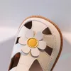 Premiers marcheurs été sandales pour enfants filles en cuir coupé sandales pour enfants fleur mignonne semelles souples mode enfant en bas âge bébé chaussures 230410