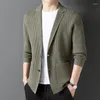 Męskie swetry Top Grade Sweater Blazer 2023 Autumn Single Berged Cardigan Office Męski Dzianin Kurtka z długim rękawem