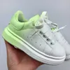 Atletisch Buiten verkopende kinderschoenen Wit Rood Zwart Droomblauw Buitenmaatse sneaker met enkele band Rubberen zool AMCQS Zacht kalfsleer Vetersneakers Sport