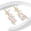 Boucles d'oreilles en peluche Renya Design géométrique Shinning Star Earring Rectangle Cz Crystal Drop For Women Girls Élégant bijoux Cadeaux