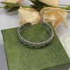 Nova moda pulseira listrada flor strass pulseira simples unissex universal banhado a prata retro pulseira