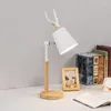 Lâmpadas de mesa Creative nórdica arte de madeira led led simples lâmpada de mesa protetora olho de leitura sala de estar decoração de casa
