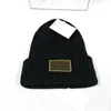 cappello caldo Grande marchio CELINF lavorato a maglia autunno / inverno berretti firmati impilati Baotou lettera cappello di lana a coste