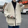 Mężczyzn Sweters 2023 British Retro Cardigan SWEAT Korean Harajuku Academic Pullover Hip Hop Streetwear Lose dzianinowe szczyty 231110