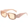 Lunettes de soleil de créateur de mode Classic Prades Sac de soleil Lunettes de soleil Lunettes de soleil extérieures pour la plage de femme pour l'homme Signature triangulaire en option 11 couleurs 700