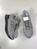 2023 Nueva plataforma de diseñador Zapatos deportivos para hombres y mujeres Zapatos deportivos al aire libre Blanco Negro Gris Marrón Azul Retro Zapatos casuales JSML230508