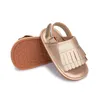 First Walkers Été Bébé Sandales Bébé Fille Chaussures Appartements PU Or Semelle En Caoutchouc Antidérapant Glands Première Marche Sandales Pour Tout-Petits Filles 230410