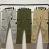 pantaloni cargo eleganti.