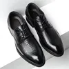 Sapatos de vestido 2023 primeira camada de couro masculino couro apontado toe derby aumento interno marca negócios