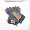 Herrkvinnor Fem fingrar handskar designer märke bokstavstryck förtjockar hålla varm handske vinter utomhus sport ren bomull faux lädertillbehör a8