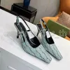 Zapatillas de diseñador Sandalias puntiagudas para mujer Resbalón en lona Sandalia Mujer Tacones altos sexy Bombas de cuero Diapositivas de playa de verano Hebilla Tacones de gatito Zapato de goma plano