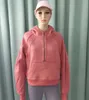 Sweats à capuche courts pour femmes Sweats à capuche pour femmes Lulu Scuba Sweats à capuche surdimensionnés demi-fermeture éclair Sweat-shirts courts en polaire vêtements de sport avec poches trou pour le pouce lululemen's Automne