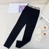 Frauenhosenbrief Band hoher Taille Stift Mode Füße schwarze schlanke Damen Leggings Herbst