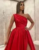 A-Line Red Long Inguny Prom Dresses Vestidos De Festa Satin Womenフォーマルページェントパーティーガウンワンショルダーファッションスプリット卒業式