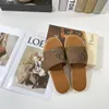 Designer Kvinnor Woody Sandaler Tofflor Platta Mules Slides flip-flops Skor Sommar Fritid Semester Reseskor Dam Comfort Tofflor Med Box