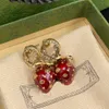 2023 Strawberry Fashion Charmörhängen Bröllopsmycken gåva Hög kvalitet med låda