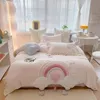 Conjuntos de cama Princesa estilo inverno leite veludo cama de quatro peças grossa dupla face veludo arco-íris colcha capa coral cartoon menina conjunto de cama 231110