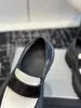 Chaussures de créateurs Chaussures de luxe en peau de vache lisse pour femmes Lefu Chaussures de mode de haute qualité en peau de vache noire en soie à gros orteils Chaussures Derby Chaussures décontractées Chaussures d'usine