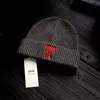 Ami Tasarımcı Sıcak Men'Sami Şapkalar Yünlü bayanlar için Beanie Kış Kadınları Beyaz Tilki Şapka Örgü Soğuk Kapak Çiftleri Kayak Soğuk Kapaklar Moda Trend Brand Amirs 259