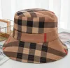 5color Bucket Hat Large Brim Chapeaux Daim Tissu Mode Classique Designer Grille Femmes Hommes Couple Nylon Automne Printemps Pliable Pêcheur Sun Cap Voyage CYG23110906-5