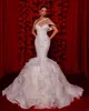 Lindos vestidos de noiva de sereia fora do ombro Candidatos a flores em 3D em camadas vestido de zíper backless back semead