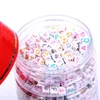 Jeux de fête Artisanat 100 pcs Arc-En-Élastique Accessoires Manuel Bricolage Lettre Blanche Perles Acrylique Jouets Éducatifs Pour Enfants 0.6 cm Métier À Tisser 231109