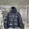 デザイナーの男性カナダ人はパフのジャケットを覆います冬のジャケットダウンパーカーアウターフード付き温かいコート厚いパーカー風型刺繍文字屋外ジャケット