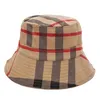 Autunno e inverno nuove donne moda striscia parasole caldo cappello da pescatore cappello bacino in pelle scamosciata casual termico pieghevole13083