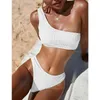 Kvinnors badkläder Kvinnor Ribbed Solid Bikini Swimsuit One Shoulder High midje Set 2023 Sexig brasiliansk kvinnlig strandkläder Biquiniwomen's