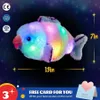 Plush Light - Up Toys 33cm LED Musical Rainbow Fish محشو بالضوء الغناء ألعاب Plush Animals Fish Doll Dollaby Gifts for Kids Luminous 231109