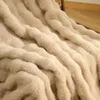 毛布高品位のフェイクウサギファーブランケット秋の冬の柔らかい濃い暖かいソファ毛布寝室寝具昼寝毛布の家の装飾231110