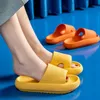 Sandaler VIP Tjock Plattform Hemtofflor Man Inomhus Badrum Anti-Slip Moln Mjuka Skor Sommar Beach Slides 230410