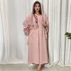 Vêtements ethniques Mode Tempérament Élégant Mousseline de soie Broderie Rose Col rond Robe longue avec Hijab Ramadan Eid Djellaba Musulman Dubaï