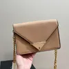 Projektanci klasyczne koperty torby na ramię Włochy Moda Moda Złota Łańcuch Crossbody Bag 5A Wysokiej jakości skórzane luksusowe designerskie torebka monety 21 cm