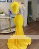 Mermaid Glitter Yellow Crystals Prom Dresses Sexy 2023 Beaded Rhinestones Feathers 생일 파티 가운 Robe de Bal