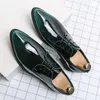 Robe chaussures hommes miroir visage Oxfords luxe designer formel en cuir verni pointu à lacets affaires vert mocasines 231110