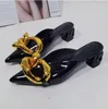 Big cadeias embelezadas sandálias de mulheres sexy pontudas de luxo slingbacks de couro de luxo summer mules vermelho preto