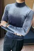 メンズTシャツ秋の冬のスリムフィットソリッドタートルネックベルベット男性服すべてのマッチ長いカジュアルティーホムストリートウェア