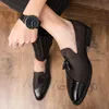 Mode Business Kleid Herren Klassische Leder Herren Anzüge Slip-on Oxfords Schuhe Party Quaste Designer Schuhe 230410 GAI GAI GAI