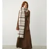 Halsdukar Autumn Winter Scarf Women är mjuk och förtjockad värme Klassisk Tassel Contrast Plaid sjal tillbehör 231110